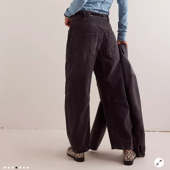 FREE PEOPLE WE THE FREE Moxie Low Slung Pull On Black Barrel Wide Leg Jeans 28 - Picture 2 of 15